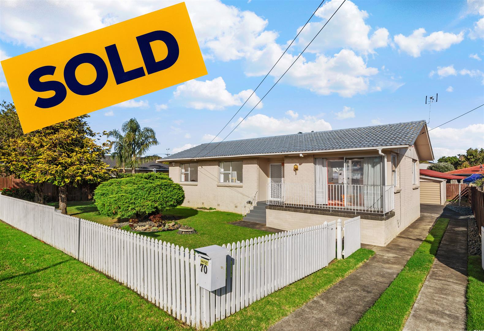 SOLD 2022-07-13 70 Wallace Rd - Mangere Bridge (Large)